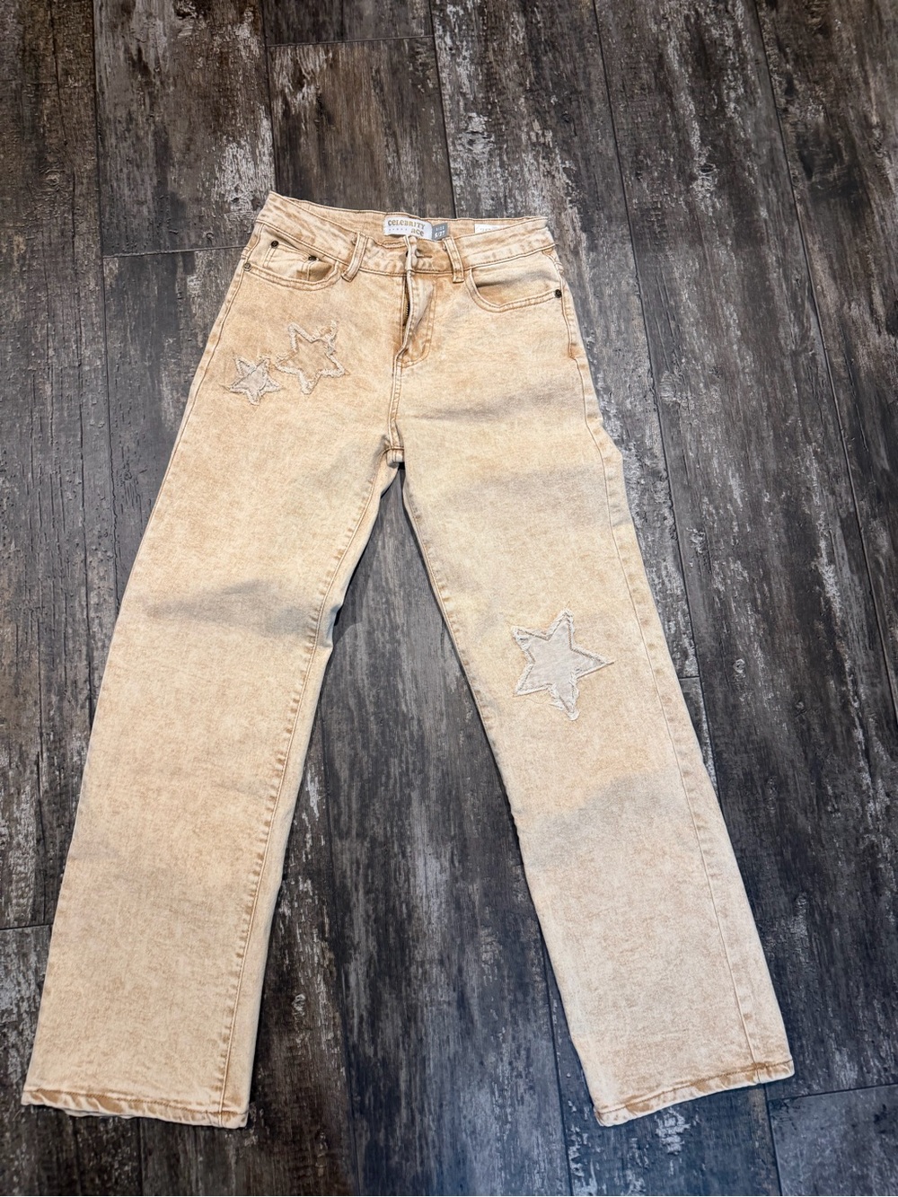 Star Appliqué Cropped Jeans in Beige